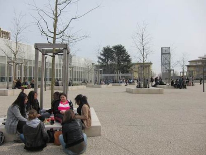 La Duchère, quartier lyonnais en rénovation urbaine.  © LF